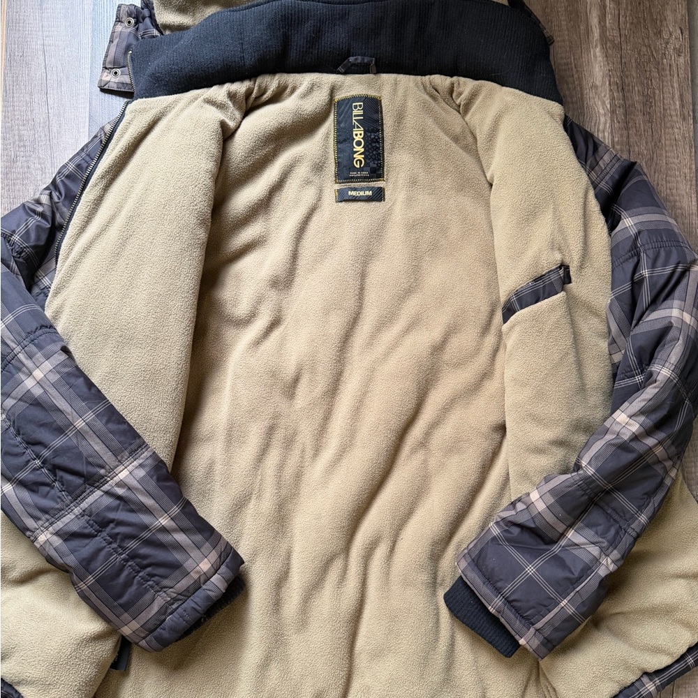 Billabong Men’s Black Tan Puffer Jacket Size Medium EUC Warm - Picture 4 of 4